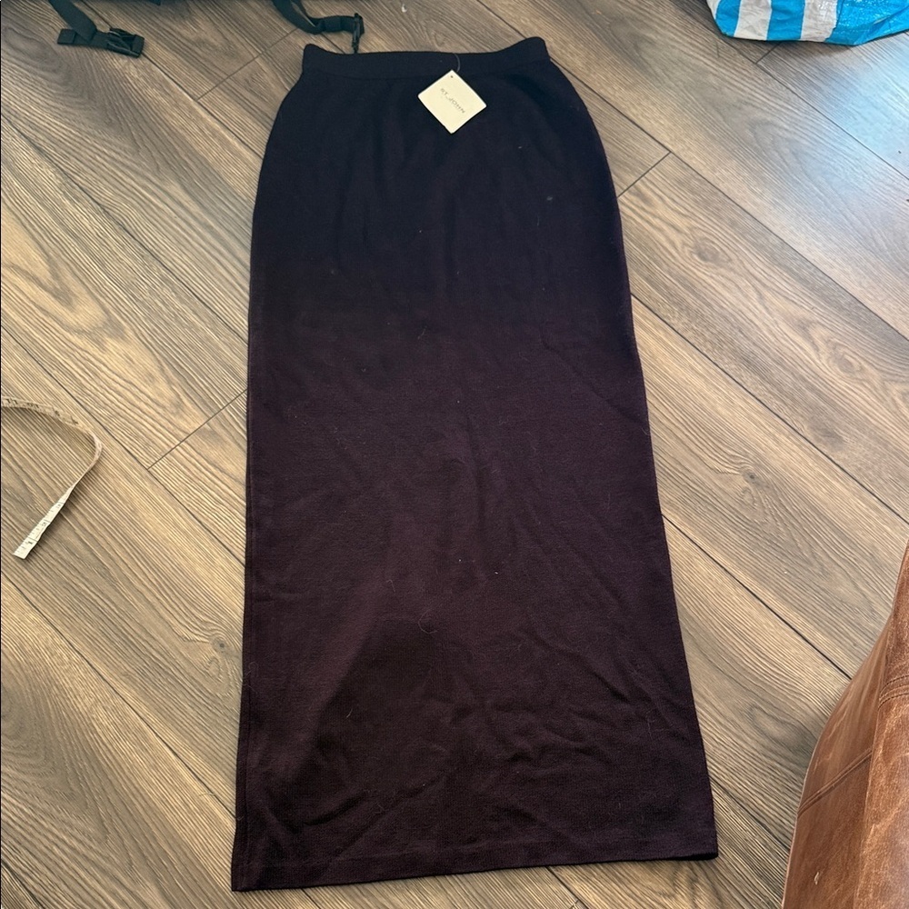 St. John wool knit Dark Purple Pencil Skirt size 6 NWT
